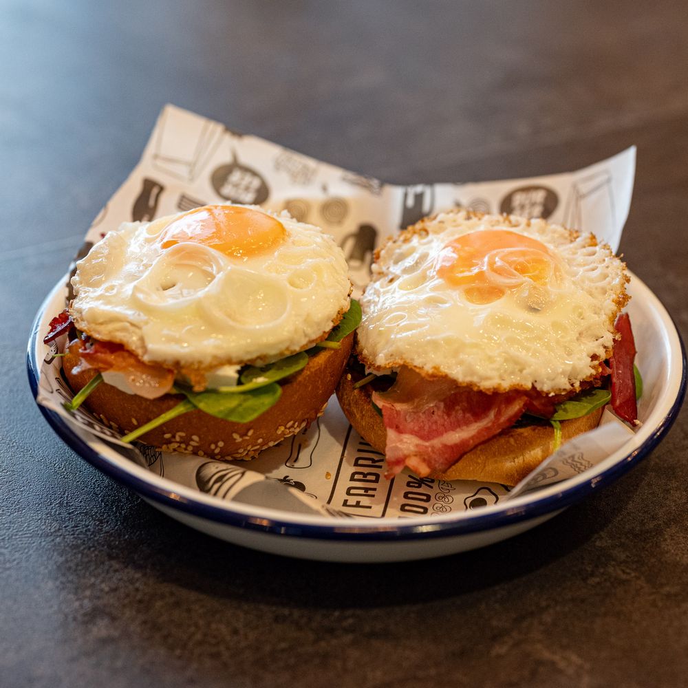 Fried eggs with crispy bacon